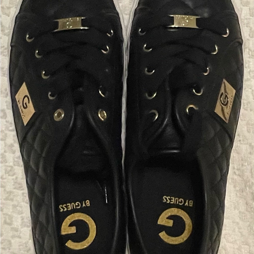 G by Guess Backer 2 or Goadie quilted lace-up sneakers 8.5